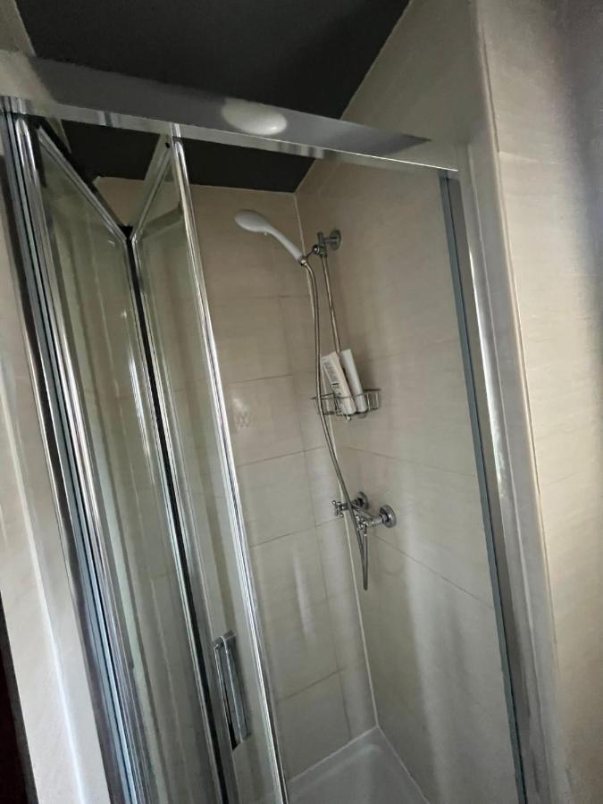 Upstairs Studio - Private Kitchenette And Small En-Suite ดับลิน ภายนอก รูปภาพ